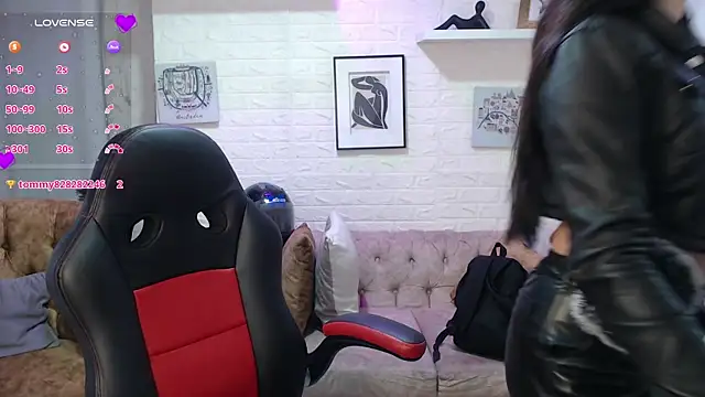 Snapshot of Natalie_loffreda chatting on 05.01.26 Natalie loffreda online show from 05.01.26