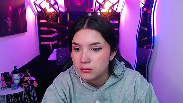 Snapshot of Natalie_loffreda chatting on 05.15.26 Natalie loffreda online show from 05.15.26