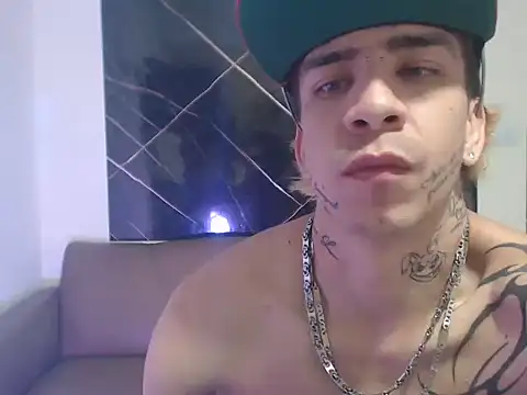 Snapshot of Dan_jonson15 chatting on 09.11.25 Dan jonson15 online show from 09.11.25