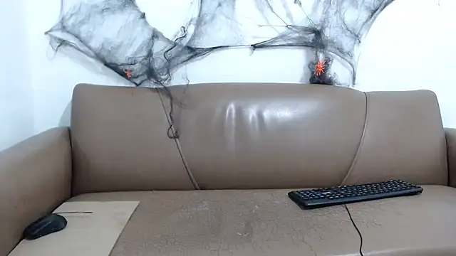 Snapshot of Dan_jonson15 chatting on 10.28.25 Dan jonson15 online show from 10.28.25