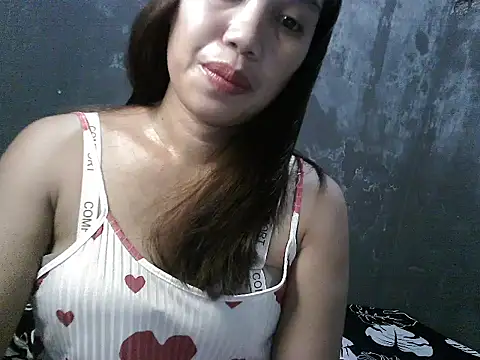 Snapshot of sweet_bunnie chatting on 05.22.26 sweet bunnie online show from 05.22.26