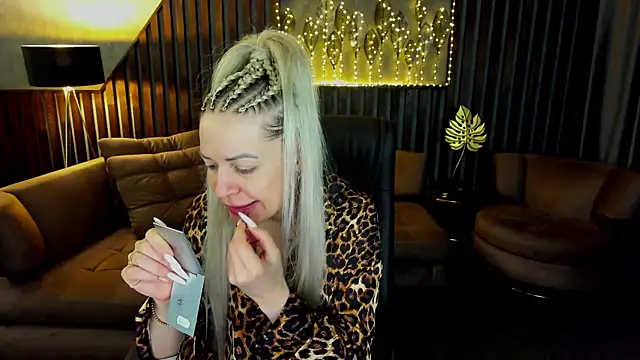 Anna Snows online show from 04.11.26