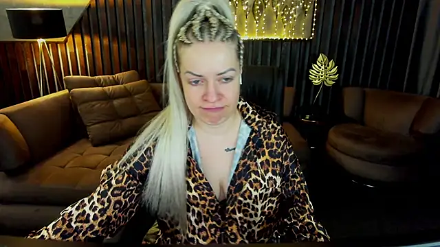 Anna Snows online show from 04.11.26