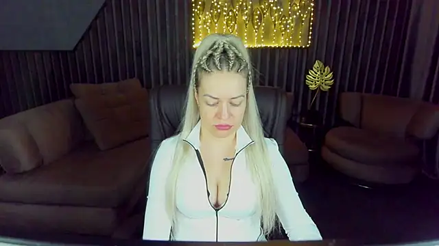 Snapshot of Anna_Snows chatting on 04.18.26 Anna Snows online show from 04.18.26