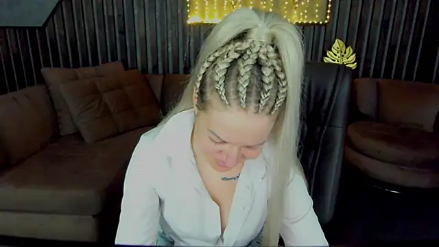 Snapshot of Anna_Snows chatting on 04.19.26 Anna Snows online show from 04.19.26