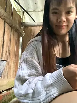 PhanHaa online show from 10.04.25