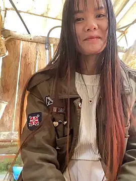 PhanHaa online show from 11.15.25