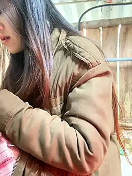 PhanHaa online show from 11.27.25