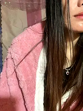 PhanHaa online show from 11.29.25