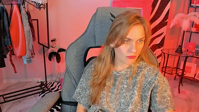 Snapshot of VanessaMates chatting on 09.22.25 VanessaMates online show from 09.22.25