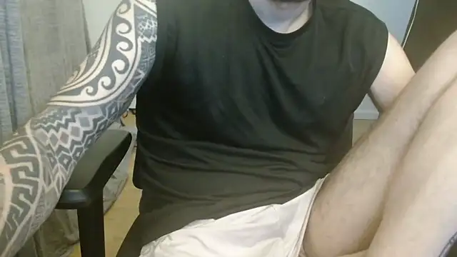 Snapshot of th1_ chatting on 05.18.26 th1 online show from 05.18.26