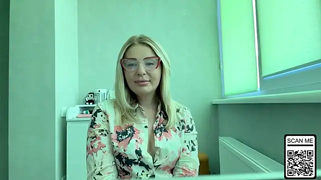 Snapshot of Blondie_xoxoxo chatting on 07.14.26 Blondie xoxoxo online show from 07.14.26