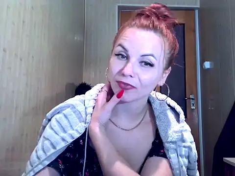 Snapshot of Kisa26311 chatting on 09.30.25 Kisa26311 online show from 09.30.25