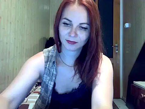 Snapshot of Kisa26311 chatting on 10.14.25 Kisa26311 online show from 10.14.25
