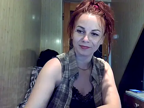 Snapshot of Kisa26311 chatting on 10.19.25 Kisa26311 online show from 10.19.25