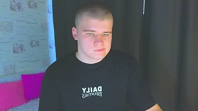 kittenmurr online show from 10.04.25