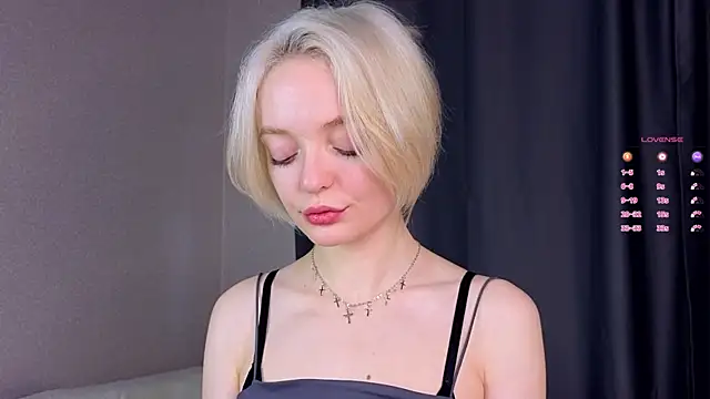 ShizukaBlanche online show from 10.11.25