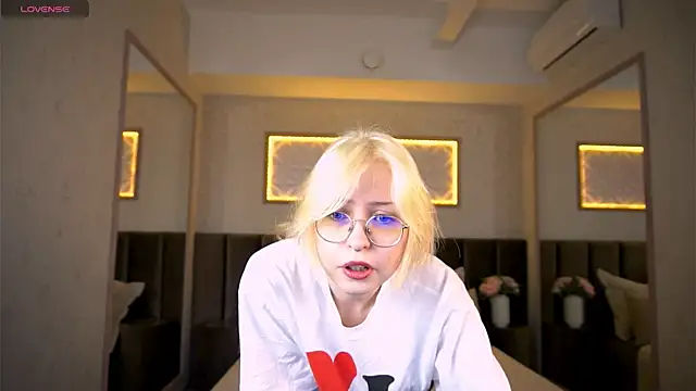 Snapshot of Grace_blush chatting on 01.11.26 Grace blush online show from 01.11.26