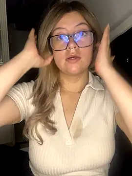 Snapshot of Blair_Bunnyy chatting on 10.24.25 Blair Bunnyy online show from 10.24.25