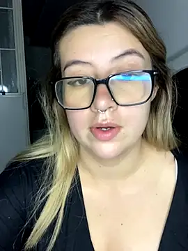 Snapshot of Blair_Bunnyy chatting on 11.14.25 Blair Bunnyy online show from 11.14.25