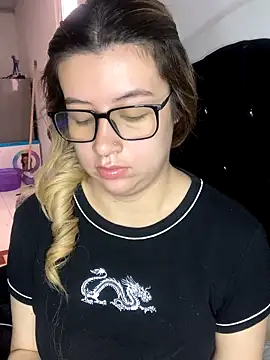 Snapshot of Blair_Bunnyy chatting on 11.19.25 Blair Bunnyy online show from 11.19.25