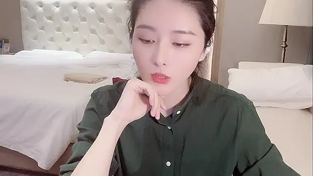 Snapshot of Ianxuan chatting on 10.17.25 Ianxuan online show from 10.17.25