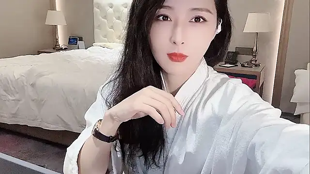 Snapshot of Ianxuan chatting on 10.18.25 Ianxuan online show from 10.18.25