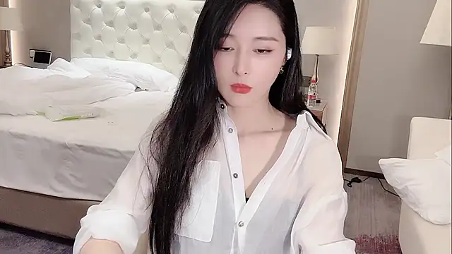 Snapshot of Ianxuan chatting on 10.18.25 Ianxuan online show from 10.18.25