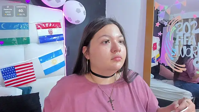 Snapshot of Tessa_Sinclaire chatting on 06.23.26 Tessa Sinclaire online show from 06.23.26