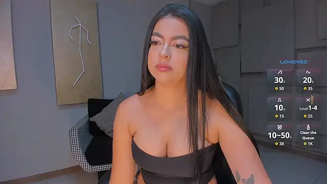 Snapshot of NataliaGaret chatting on 05.19.26 NataliaGaret online show from 05.19.26