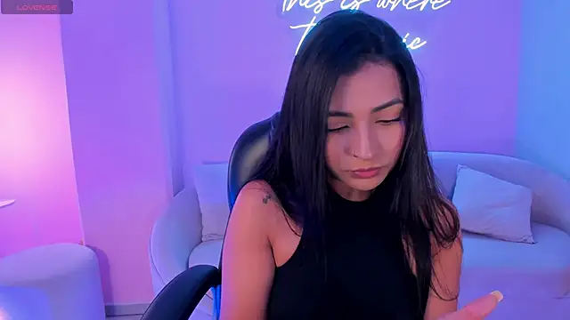 AyshelBrown online show from 10.23.25