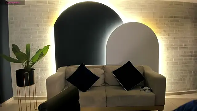 ScarlettBoss online show from 12.16.25