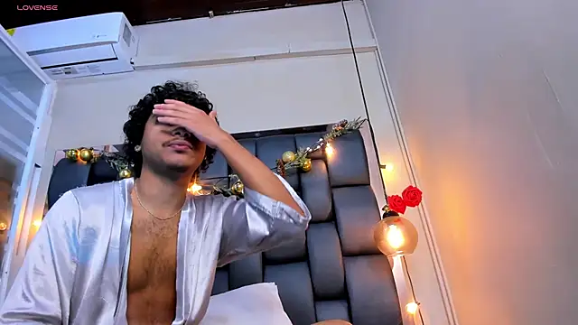 Snapshot of Miriam_milf chatting on 03.13.26 Miriam milf online show from 03.13.26