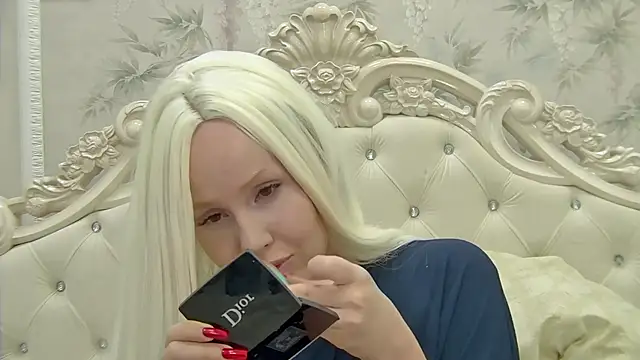 Snapshot of EllieFrosty_ chatting on 09.15.25 EllieFrosty online show from 09.15.25