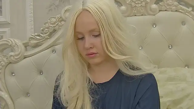Snapshot of EllieFrosty_ chatting on 10.06.25 EllieFrosty online show from 10.06.25