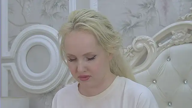 EllieFrosty  online show from 05.19.26
