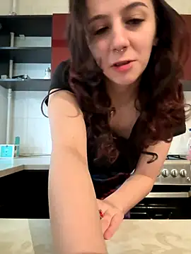 Snapshot of SugarBabyIvy chatting on 10.27.25 SugarBabyIvy online show from 10.27.25