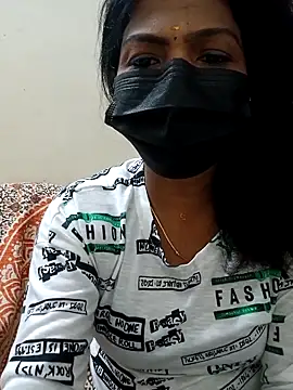 Snapshot of Rithya27 chatting on 09.17.25 Rithya27 online show from 09.17.25