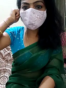 Snapshot of Rithya27 chatting on 10.14.25 Rithya27 online show from 10.14.25