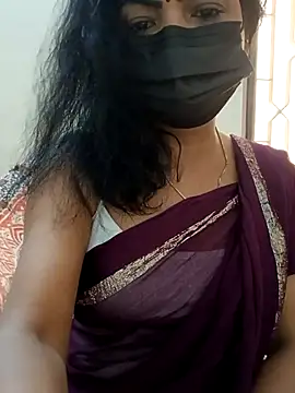 Snapshot of Rithya27 chatting on 10.23.25 Rithya27 online show from 10.23.25