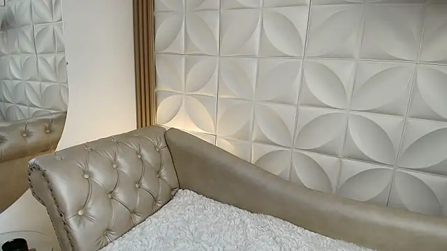 Lily rousee  online show from 04.10.26