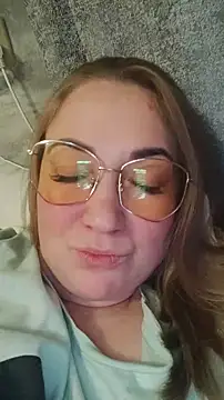 Snapshot of Kiss_Eva chatting on 12.28.24 Kiss Eva online show from 12.28.24