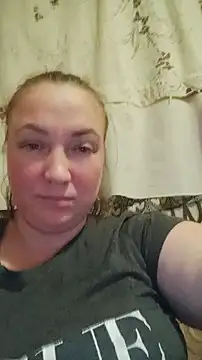 Snapshot of Kiss_Eva chatting on 02.05.25 Kiss Eva online show from 02.05.25