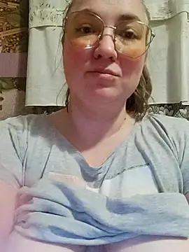 Snapshot of Kiss_Eva chatting on 02.12.25 Kiss Eva online show from 02.12.25