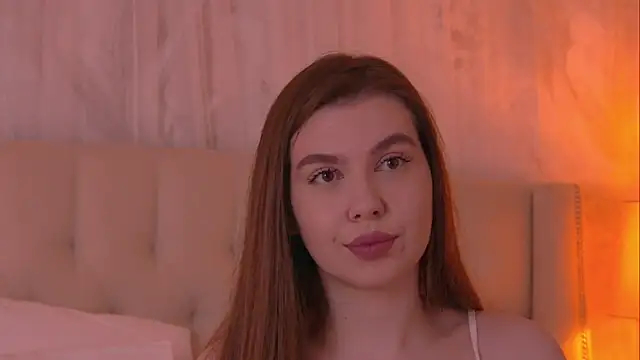Snapshot of AshleyEvance chatting on 06.10.26 AshleyEvance online show from 06.10.26