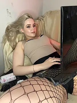 April Purr online show from 04.01.26