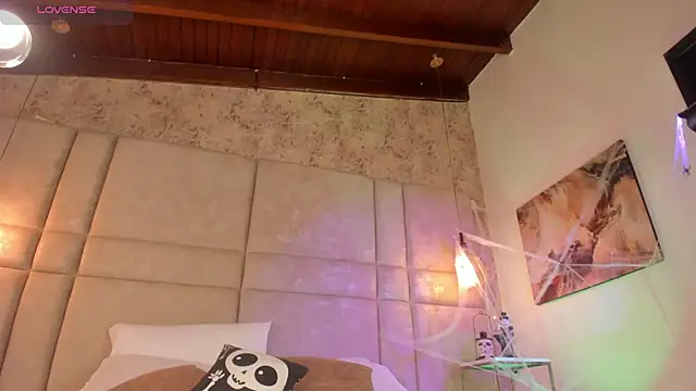 Mily Vermont online show from 10.29.25