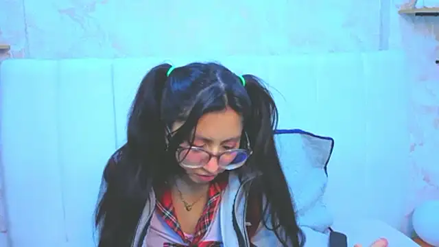 VioletxBloom online show from 11.08.25