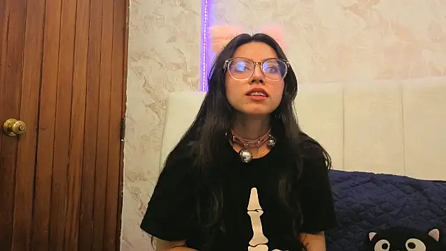 VioletxBloom online show from 11.22.25