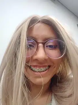 VioletxBloom online show from 11.29.25